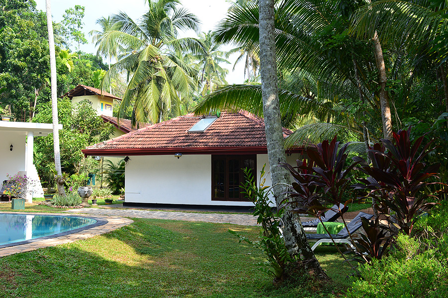 Rückseite der Villa 1, Haupthaus mit Suite im Hintergrund